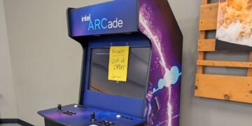 در حالی که اینتل خود را برای رونمایی از محصولات جدید «Battlemage» در نمایشگاه کامپیوتکس آماده می‌کن