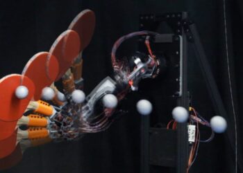 رباتMIT مانند یک حرفه ای پینگ پنگ بازی می کند