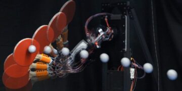 رباتMIT مانند یک حرفه ای پینگ‌ پنگ بازی می‌ کند