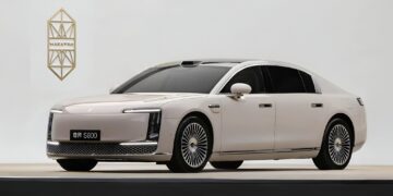 هواوی و JAC از سدان لوکس Maextro S800 رونمایی کردند