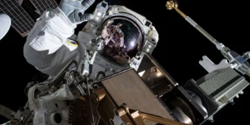 پنجمین پیاده‌روی فضایی کاملا زنانه ناسا با موفقیت انجام شد