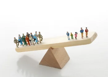 برای جلوگیری از انقراض نسل، زنان باید بیش از ۲.۱ فرزند داشته باشند