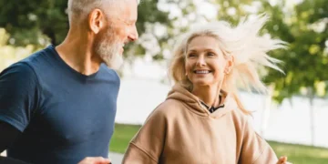 ورزش سبک در میانسالی خطر ابتلا به آلزایمر را کاهش می‌ دهد