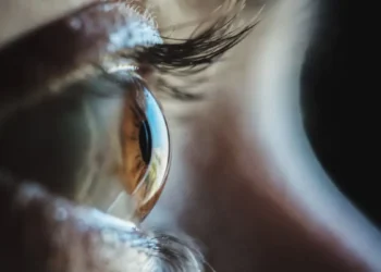 تاریخ‌سازی جراحان آمریکایی با برداشتن تومور نخاع از طریق چشم