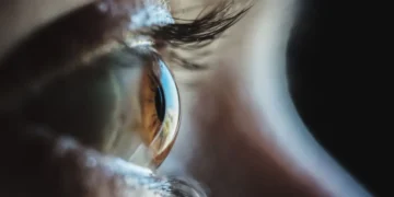 تاریخ‌سازی جراحان آمریکایی با برداشتن تومور نخاع از طریق چشم