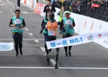 ربات تیانگونگ در انبارها و بیمارستان‌ های چین مشغول به کار شد