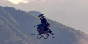 موتور پرنده Airbike با طراحی الهام‌گرفته از جنگ ستارگان رونمایی شد