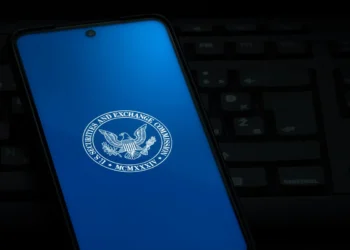 تعویق تصمیم کمیسیون بورس آمریکا درباره ETFهای ریپل و دوج کوین