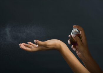 عطرها سپر شیمیایی طبیعی بدن را در برابر آلودگی هوا تضعیف می‌ کنند