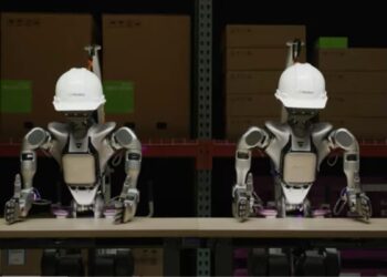 استفاده از ربات‌های انسان‌نما در فاکسکان برای ساخت سرورهای هوش مصنوعی انویدیا