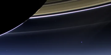 روزی که زمین لبخند زد؛ ثبت تصویری تاریخی از زمین توسط فضاپیمای کاسینی