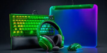 ریزر از سری Phantom با طراحی شفاف و نورپردازی RGB رونمایی کرد