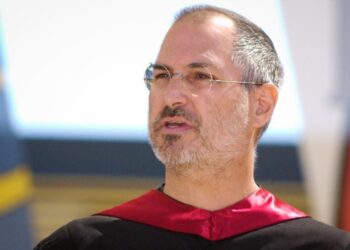 آرشیو Steve Jobs داستان‌ها، ویدیوها و یادداشت‌های سخنرانی مشهور او در مراسم فارغ‌التحصیلی را به اشتراک می‌گذارد