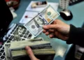نحوه دریافت سهمیه دلار بانکی تغییر کرد