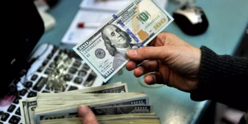 نحوه دریافت سهمیه دلار بانکی تغییر کرد