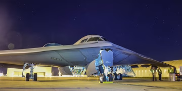 همه چیز درباره بمب‌افکن رادارگریز B-2 اسپیریت؛ پرنده‌ی نامرئی نیروی هوایی آمریکا