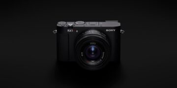 اصرار سونی بر ابعاد کوچک، قابلیت مهمی را از RX1R III حذف کرد