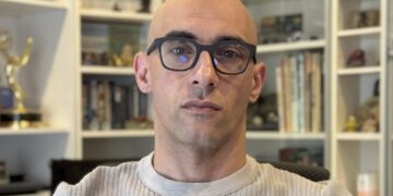 رونمایی بریلیانت لبز از عینک هوشمند Halo AI با طراحی سبک، نمایشگر داخلی و ۱۴ ساعت عمر باتری