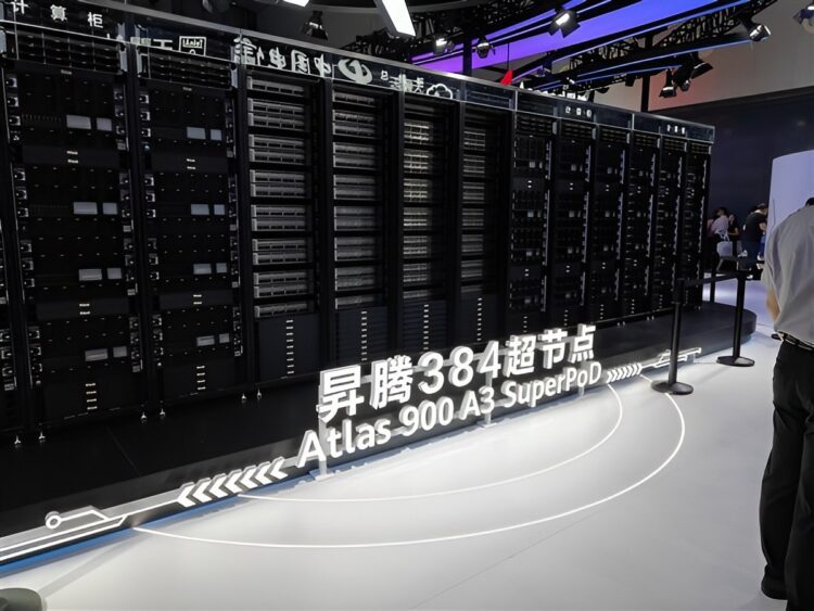 رونمایی عمومی هوآوی از خوشه هوش مصنوعی CloudMatrix؛ رقیبی قدرتمند برای سخت‌افزار GB200 شرکت انویدیا