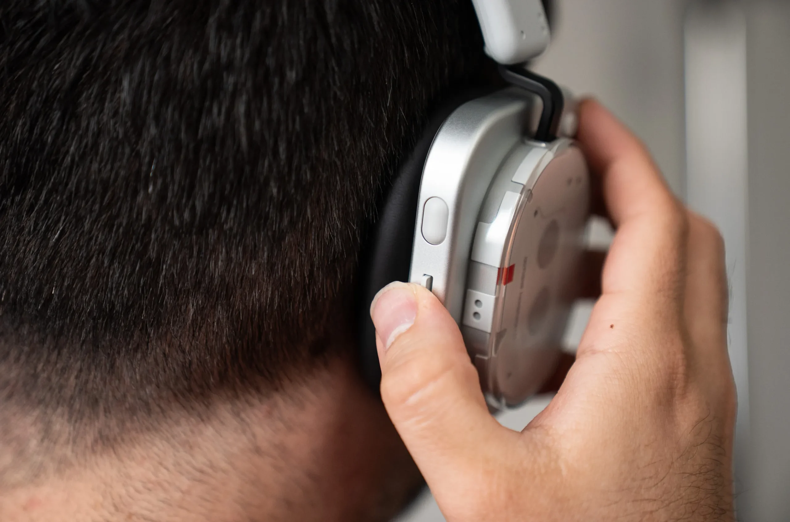 رونمایی هدفون روگوشی Headphone 1 ناتینگ با طراحی منحصربهفرد و کیفیت صدای حرفهای
