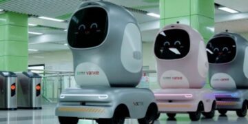 نخستین ناوگان ربات‌های پنگوئن، کالاها را با مترو در چین جابه‌جا می‌ کنند