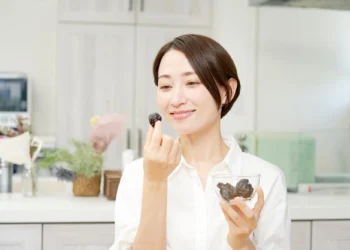 تاثیر چشمگیر آلو خشک بر سلامت استخوان زنان یائسه