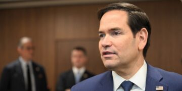 جعل هویت سناتور آمریکایی با هوش مصنوعی برای فریب مقامات ارشد