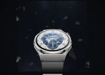 ساعت هوشمند Watch 5 Ultra آنر با بدنه تیتانیومی رونمایی شد