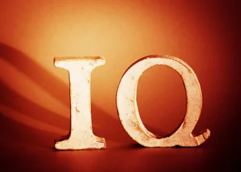 چرا افراد باهوش تصمیمهای بهتری می گیرند؟