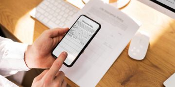 راهنمای جامع تبدیل عکس به متن با ابزارهای OCR؛ از موبایل تا کامپیوتر