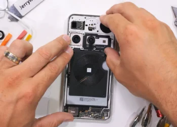 کالبدشکافی Nothing Phone (3)؛ گوشی هوشمندی مقاوم و تعمیرپذیر