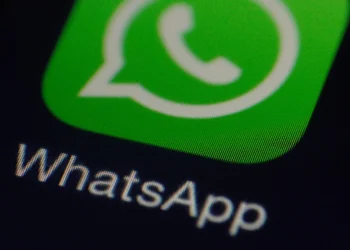 قابلیت «مرور سریع» واتساپ برای دریافت خلاصه پیامهای چند گفتوگو در راه است