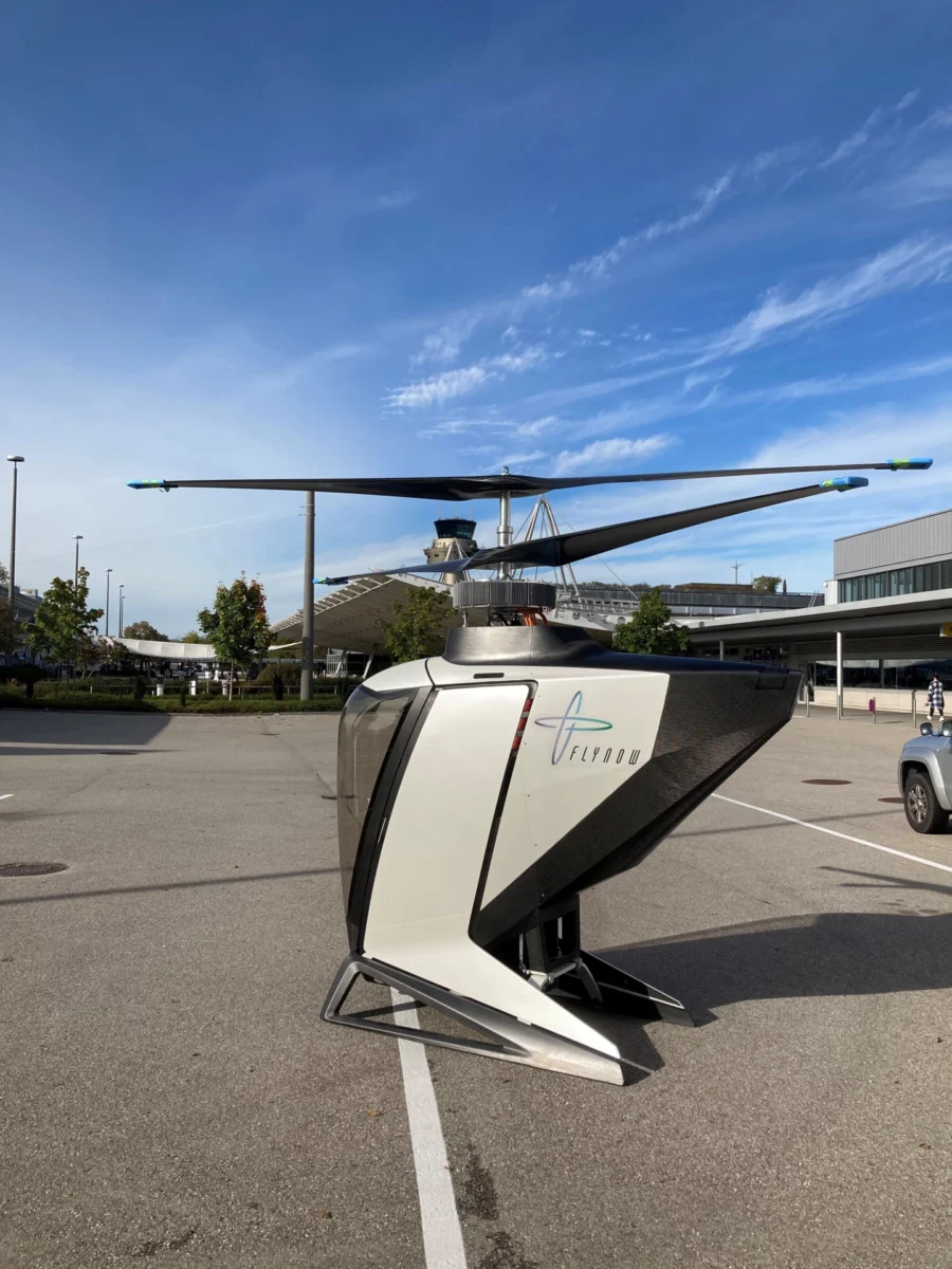 نخستین پرواز آزاد بالگرد برقی eCopter با موفقیت انجام شد