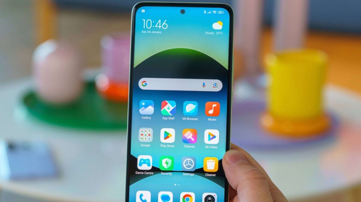 صفحهنمایش؛ AMOLED بهتر است یا LCD پیشرفته؟