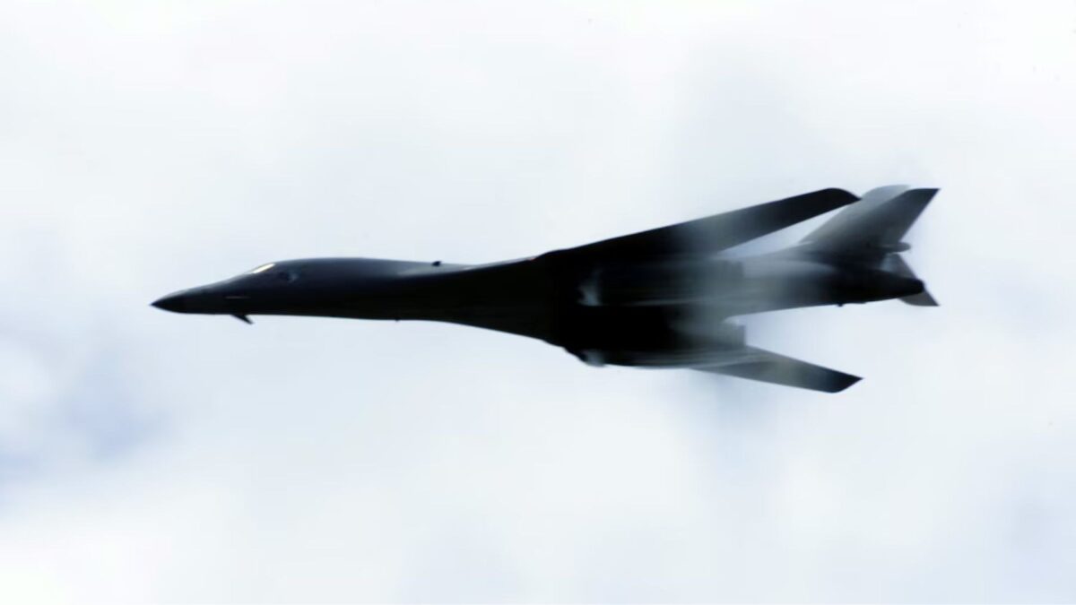 تجهیز بمبافکن B-1B آمریکا به موشکهای مافوق صوت