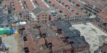 جابه‌جایی یک بلوک شهری ۱۰۰ ساله با استفاده از ربات‌ها