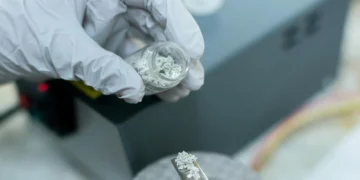 باتری هسته‌ای جدیدی که ممکن است هرگز نیاز به شارژ نداشته باشد