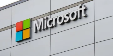 ۱۵ میلیارد دلار باقی‌مانده نیز به پشتیبانی از فعالیت‌های جاری مایکروسافت در بریتانیا اختصاص می‌یابد. این شرکت هم‌اکنون حدود ۶ هزار کارمند در حوزه‌های تحقیق پیشرفته، توسعه مدل‌های هوش مصنوعی، توسعه محصولات و بازی‌های دیجیتال در بریتانیا دارد.