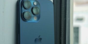 ترامپ ساخت آیفون «ساخت آمریکا» را غیرممکن می‌داند