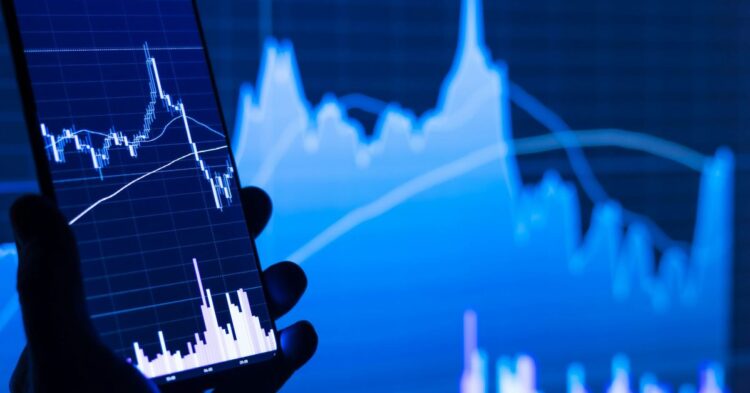 تقاضای قوی برای آیفون، سهام اپل را به مسیر صعودی بازگرداند