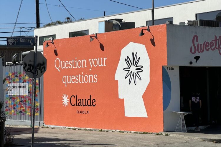 قابلیت پایان مکالمه مدل Claude
