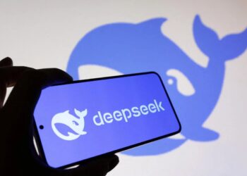 معرفی DeepSeek-V3.1؛ مدل هوش مصنوعی متنبازی که مدلهای پیشرو را به چالش میکشد