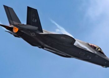 سقوط جنگنده F-35