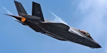 سقوط جنگنده F-35