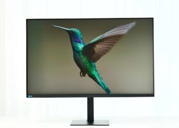 سامسونگ از اولین مانیتور ۳۷ اینچی 4K جهان رونمایی کرد؛ هر اینچ اهمیت دارد