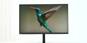 سامسونگ از اولین مانیتور ۳۷ اینچی 4K جهان رونمایی کرد؛ هر اینچ اهمیت دارد