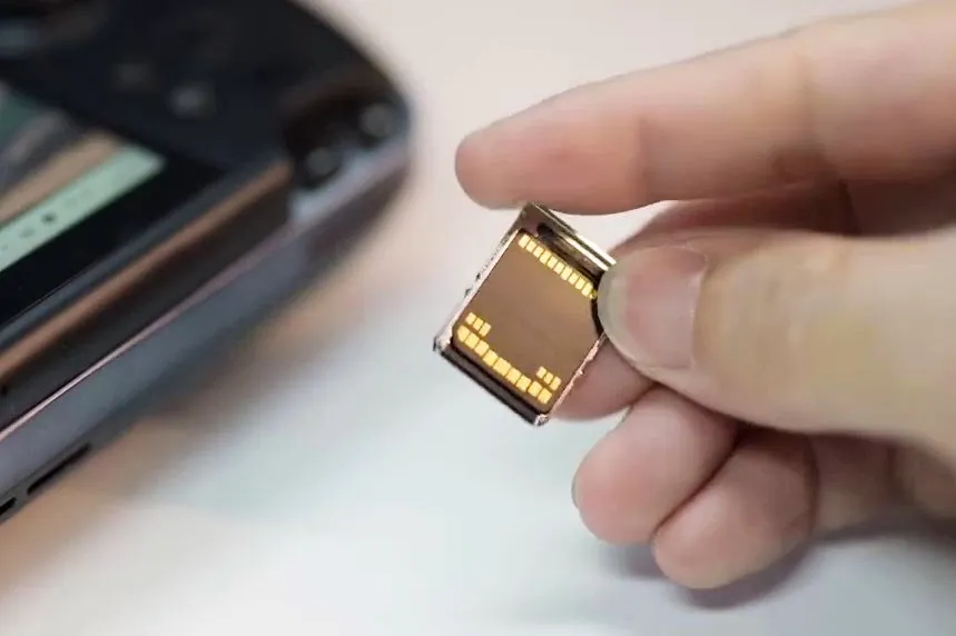 SSD های بسیار کوچک چین
