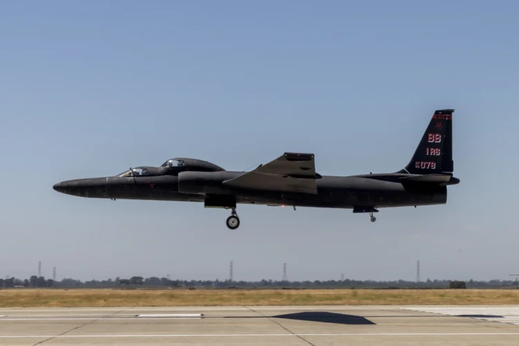 رکوردشکنی هواپیمای جاسوسی U-2 Dragon Lady در هفتادمین سالگرد پرواز
