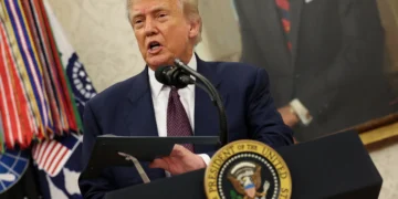 تهدید تعرفه ۱۰۰ درصدی ترامپ بر تراشه‌ها و نیمه‌هادی‌های وارداتی با یک تبصره بزرگ