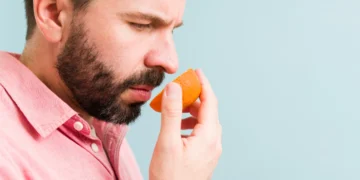 چگونه آلزایمر حس بویایی را از بین می برد؟